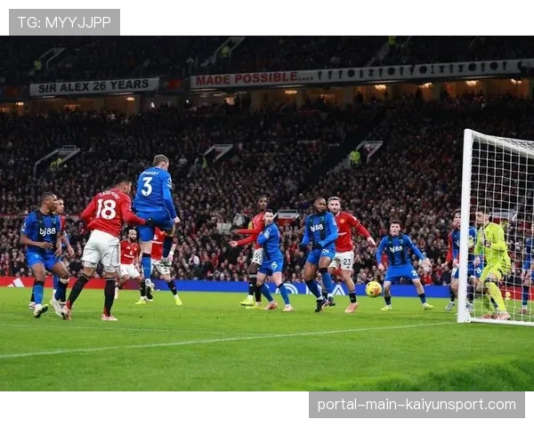 实时：富勒姆变阵三中卫，试图限制布伦特福德的双前锋冲击